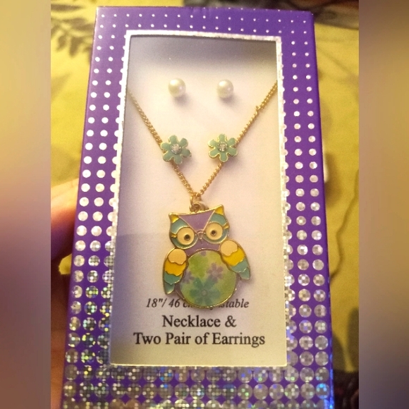 Necklace and earrings set - Picture 1 of 4